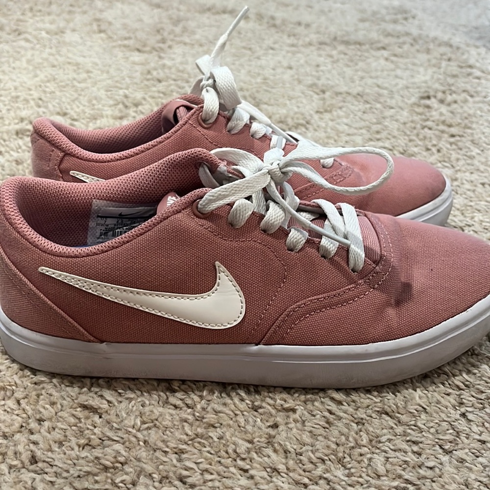 Women’s SB Dunk